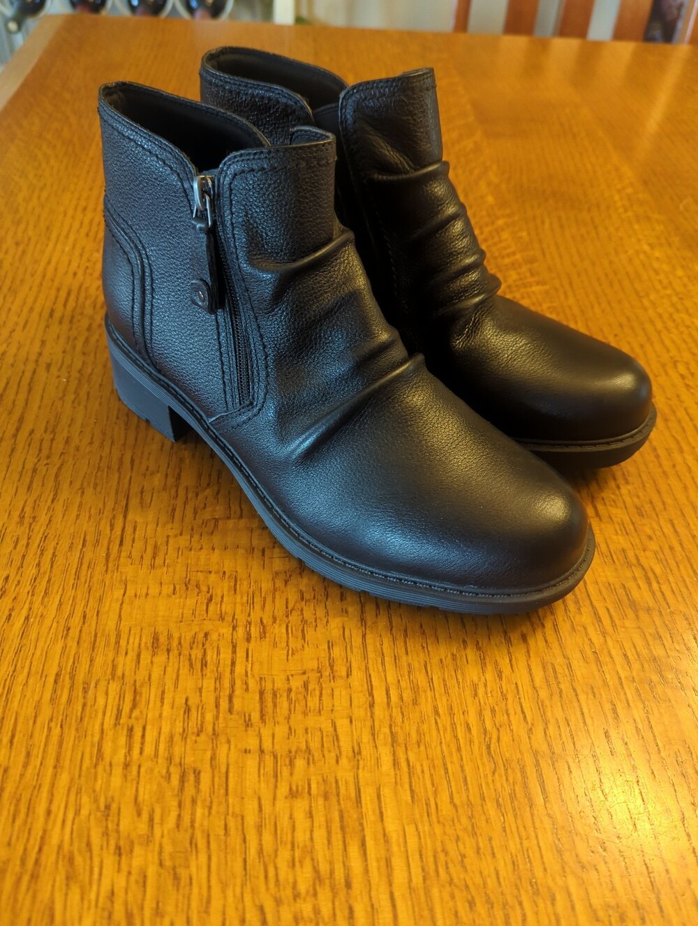 Clarks │Women's │Black │ Zipper │Hearth Dove │Ankle Boot / Bootie │Size 8.5 M